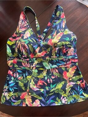 Women’s Land’s End Tropical Floral Navy Swimsuit top size 2X (20-22)